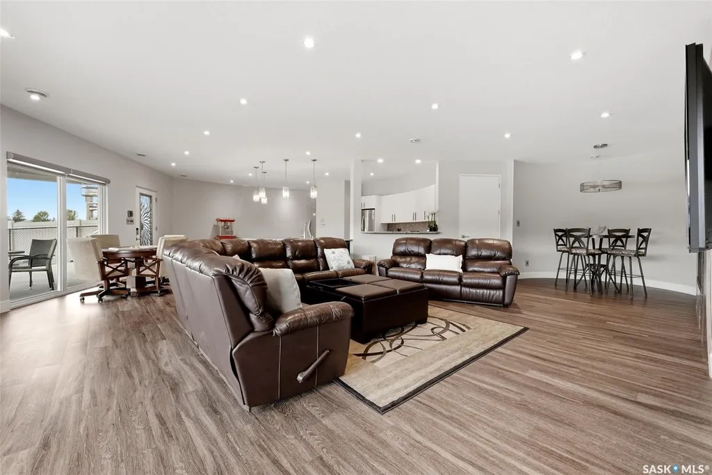 2168 Riverbend Cove Regina SK S4V 1R8
