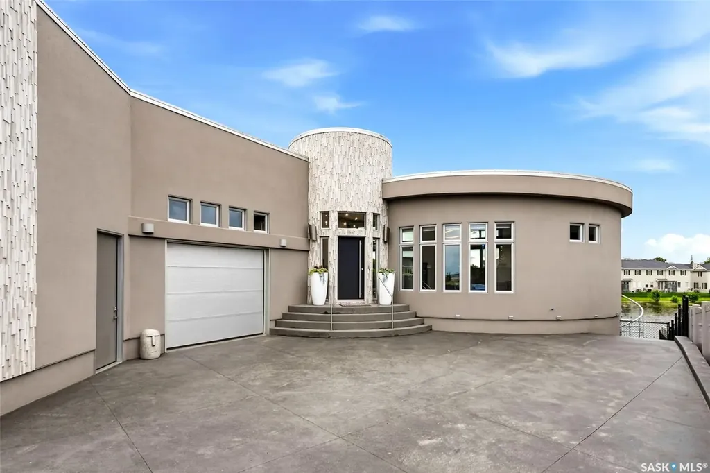 2168 Riverbend Cove Regina SK S4V 1R8