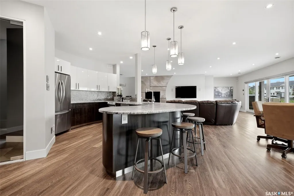 2168 Riverbend Cove Regina SK S4V 1R8