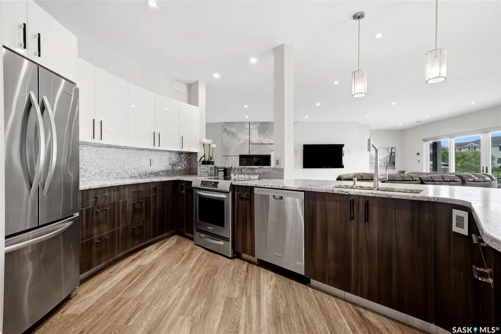 2168 Riverbend Cove Regina SK S4V 1R8