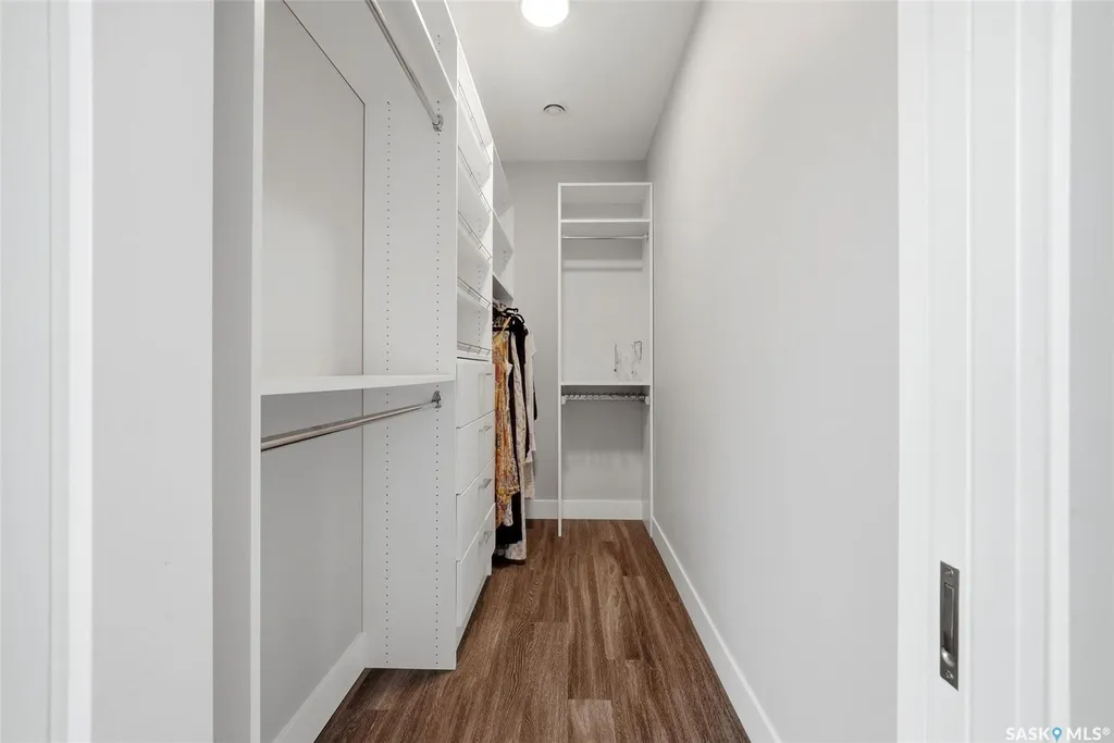 2168 Riverbend Cove Regina SK S4V 1R8