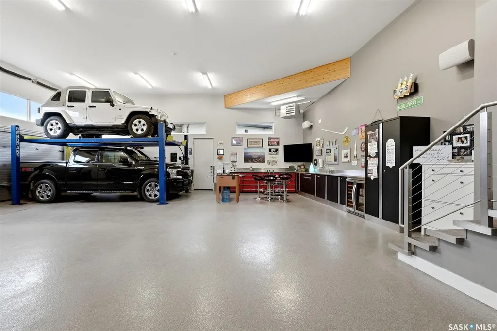 2168 Riverbend Cove Regina SK S4V 1R8