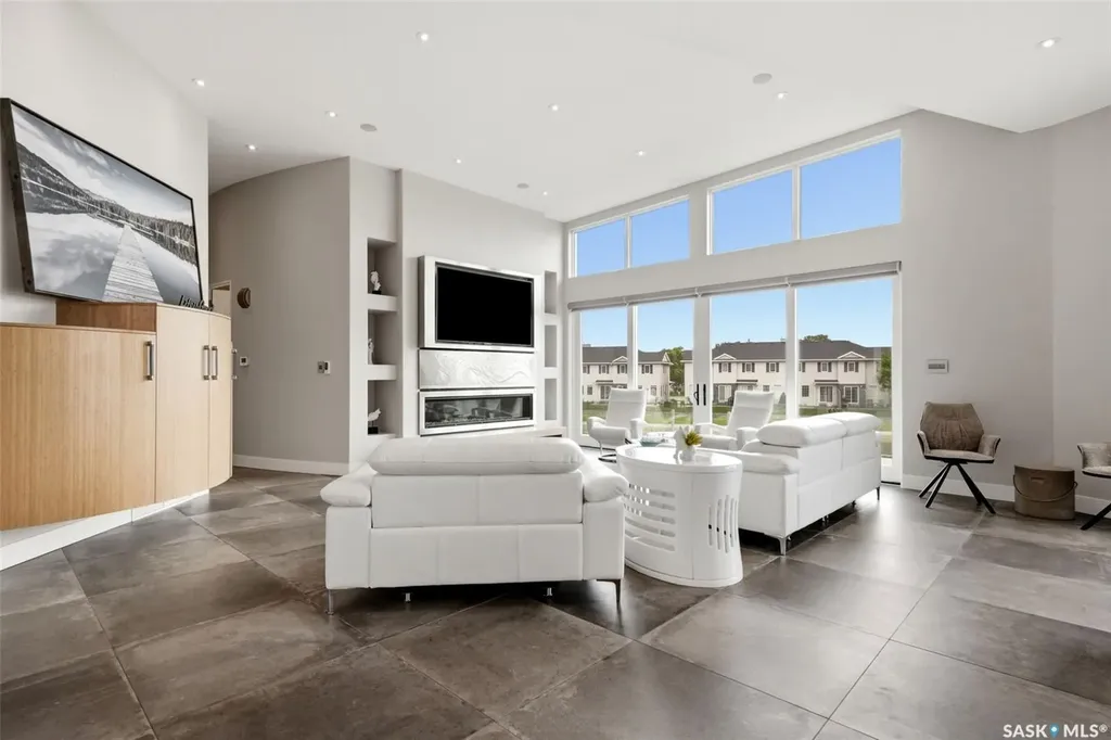 2168 Riverbend Cove Regina SK S4V 1R8