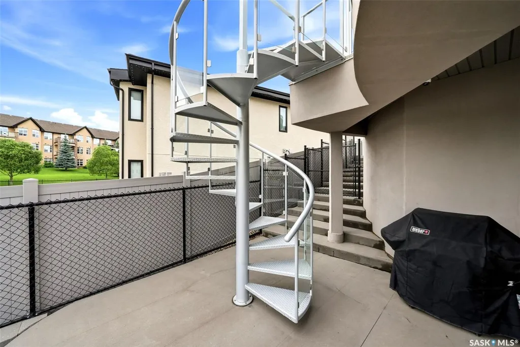 2168 Riverbend Cove Regina SK S4V 1R8