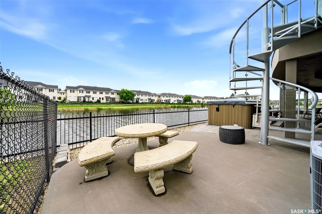 2168 Riverbend Cove Regina SK S4V 1R8