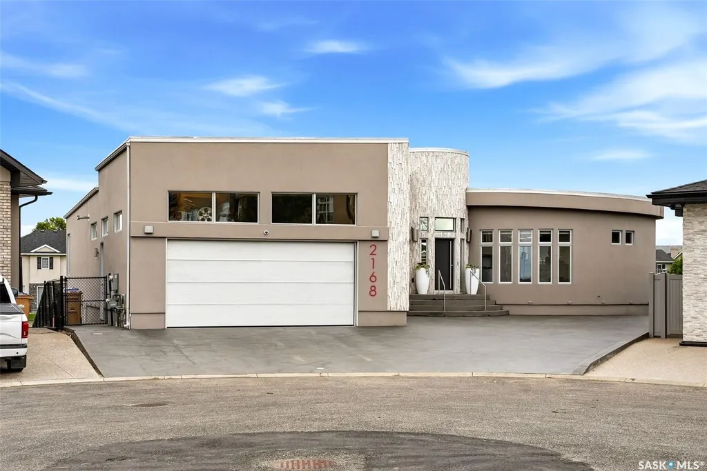 2168 Riverbend Cove Regina SK S4V 1R8
