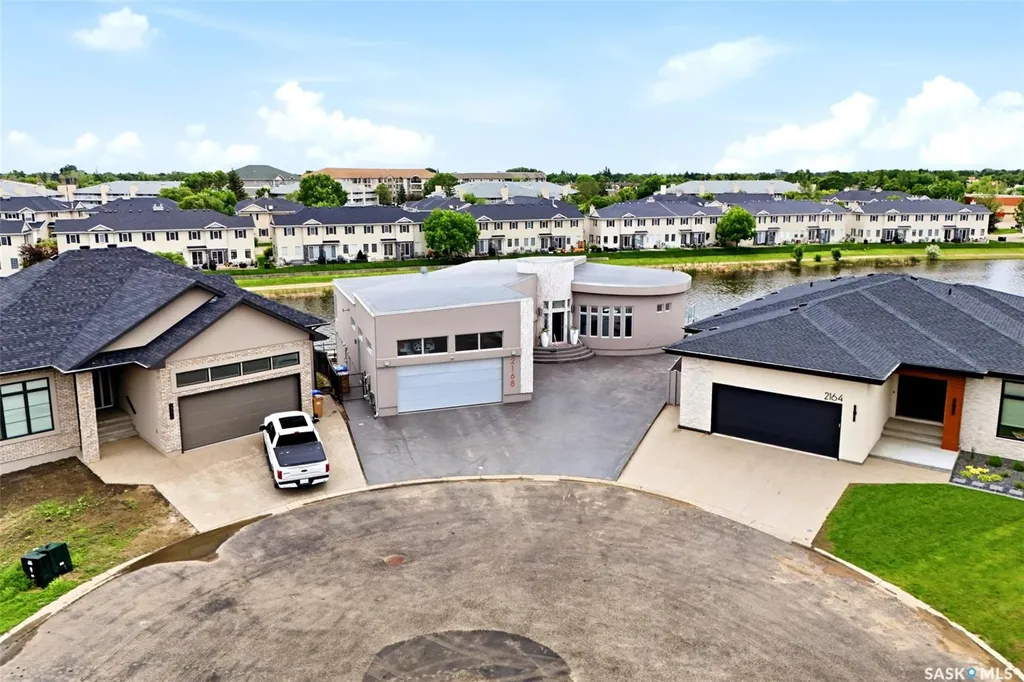2168 Riverbend Cove Regina SK S4V 1R8