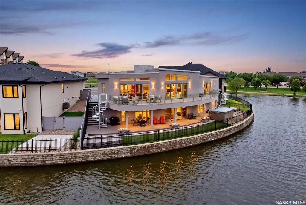 2168 Riverbend Cove Regina SK S4V 1R8