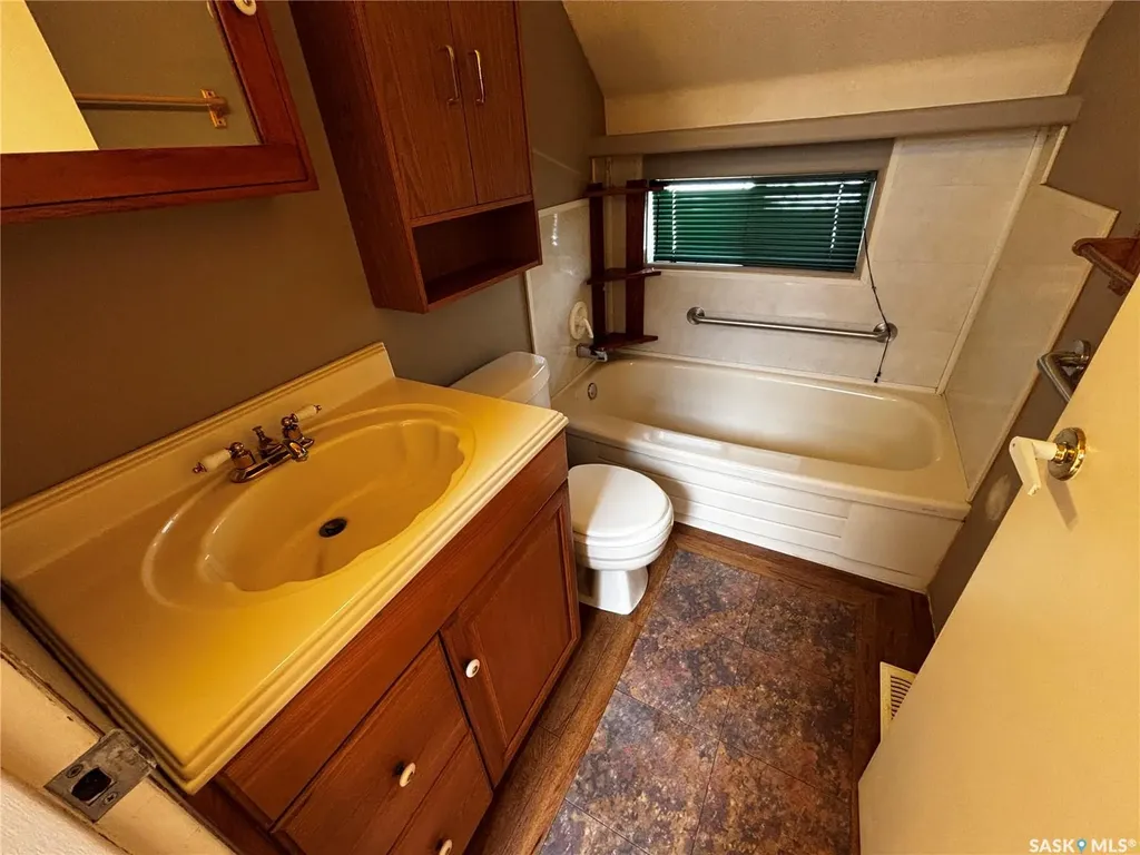428 I Avenue S Saskatoon SK S7M 1Y4