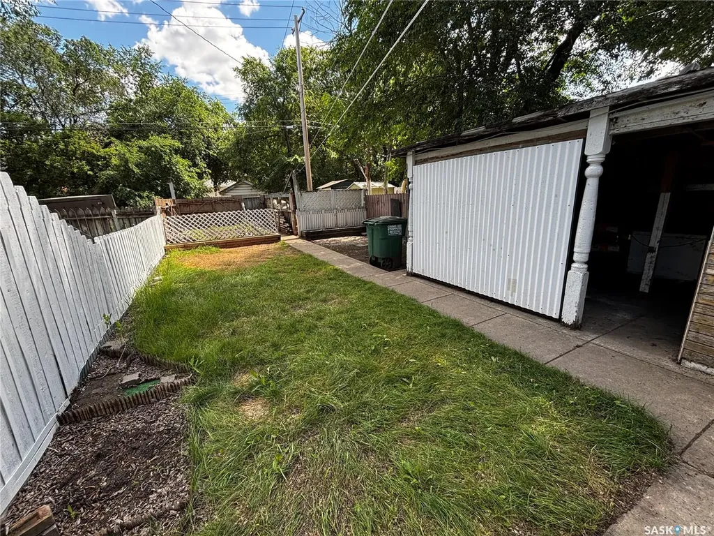 428 I Avenue S Saskatoon SK S7M 1Y4