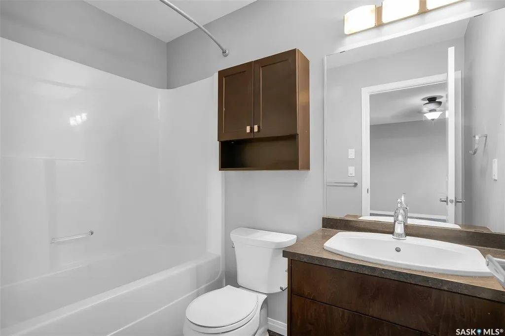 643 Hampton Circle Saskatoon SK S7R 0K1