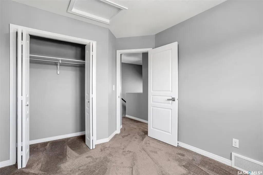 643 Hampton Circle Saskatoon SK S7R 0K1