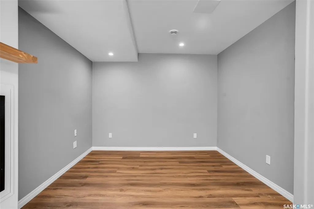 643 Hampton Circle Saskatoon SK S7R 0K1