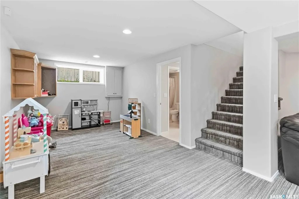 131 Mendel Crescent Saskatoon SK S7J 5J7