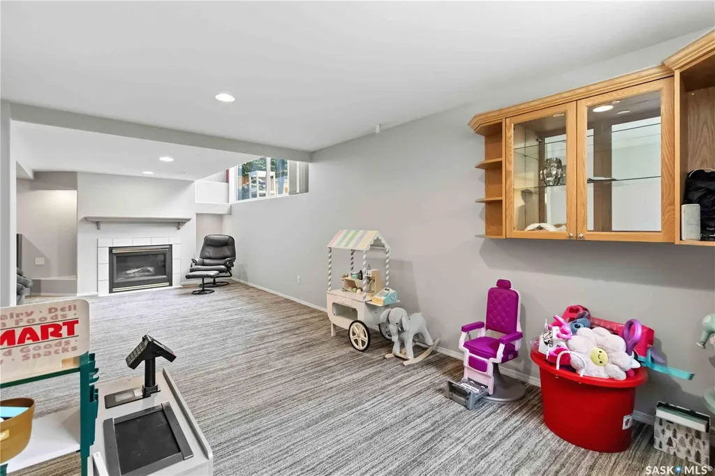 131 Mendel Crescent Saskatoon SK S7J 5J7