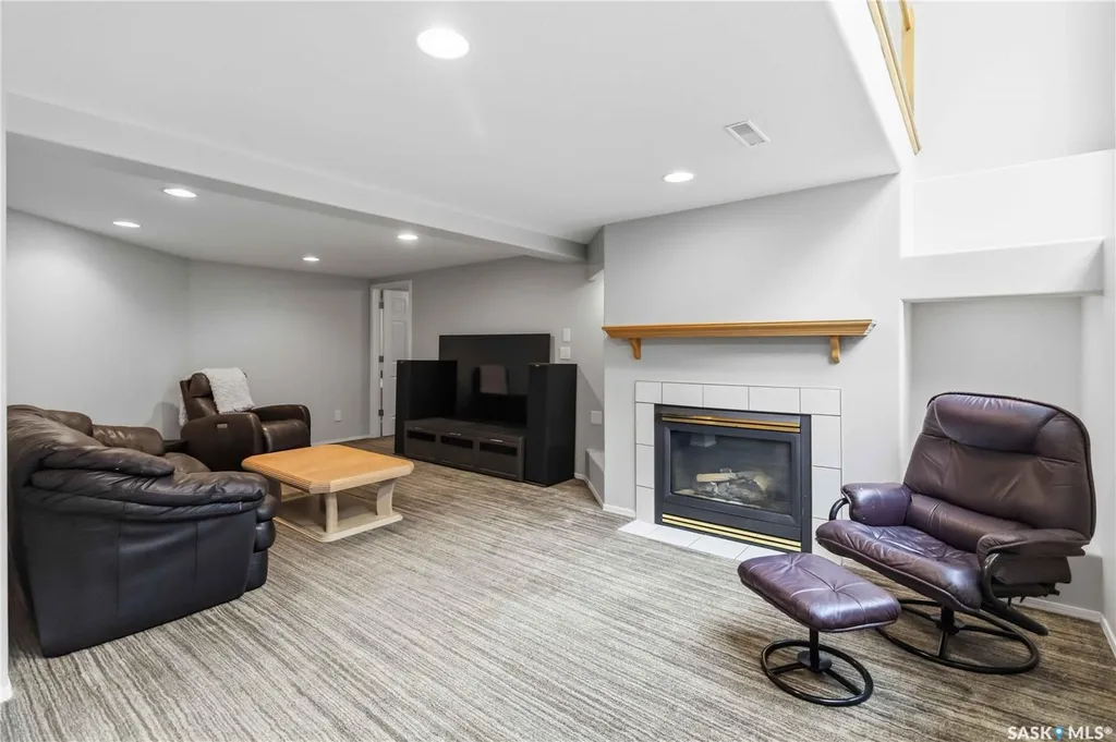 131 Mendel Crescent Saskatoon SK S7J 5J7