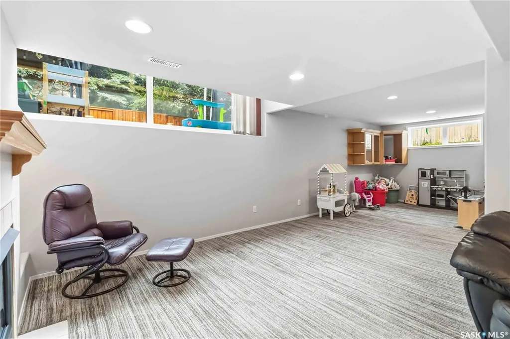 131 Mendel Crescent Saskatoon SK S7J 5J7