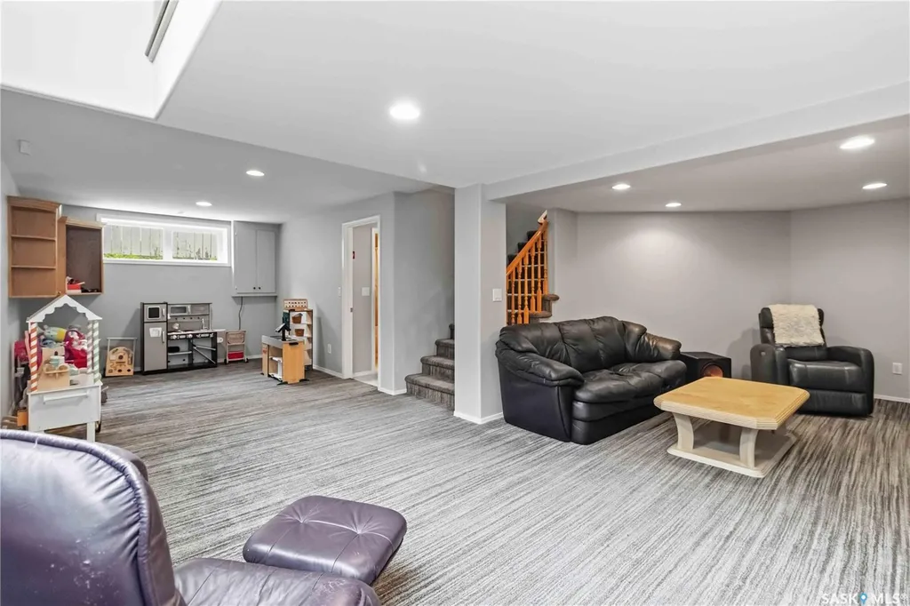 131 Mendel Crescent Saskatoon SK S7J 5J7