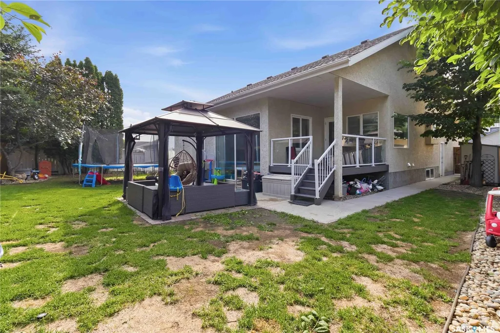 131 Mendel Crescent Saskatoon SK S7J 5J7