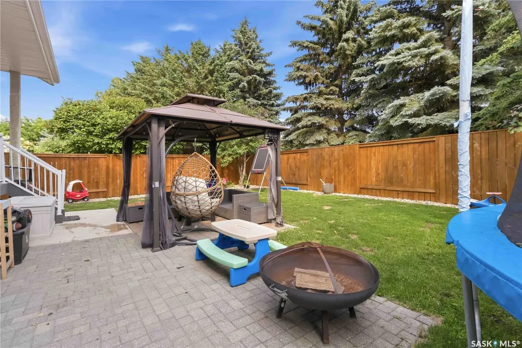 131 Mendel Crescent Saskatoon SK S7J 5J7