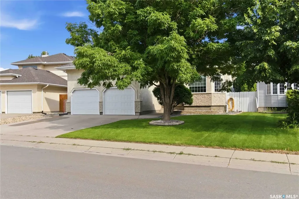 131 Mendel Crescent Saskatoon SK S7J 5J7