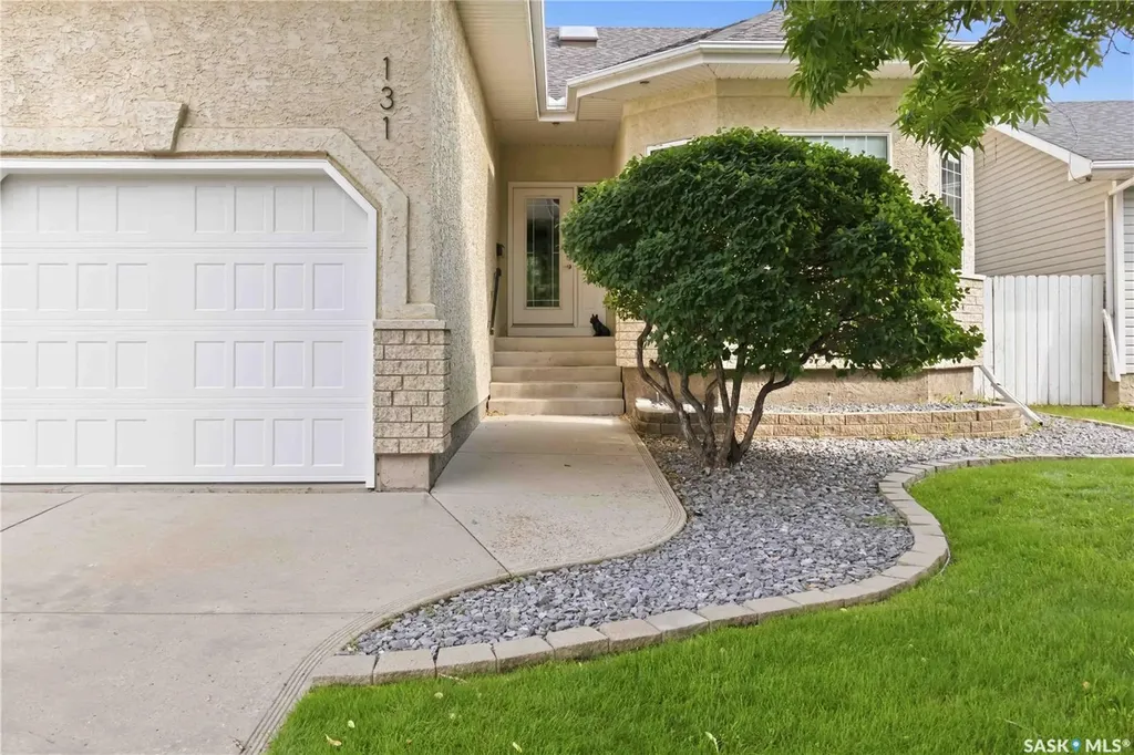 131 Mendel Crescent Saskatoon SK S7J 5J7