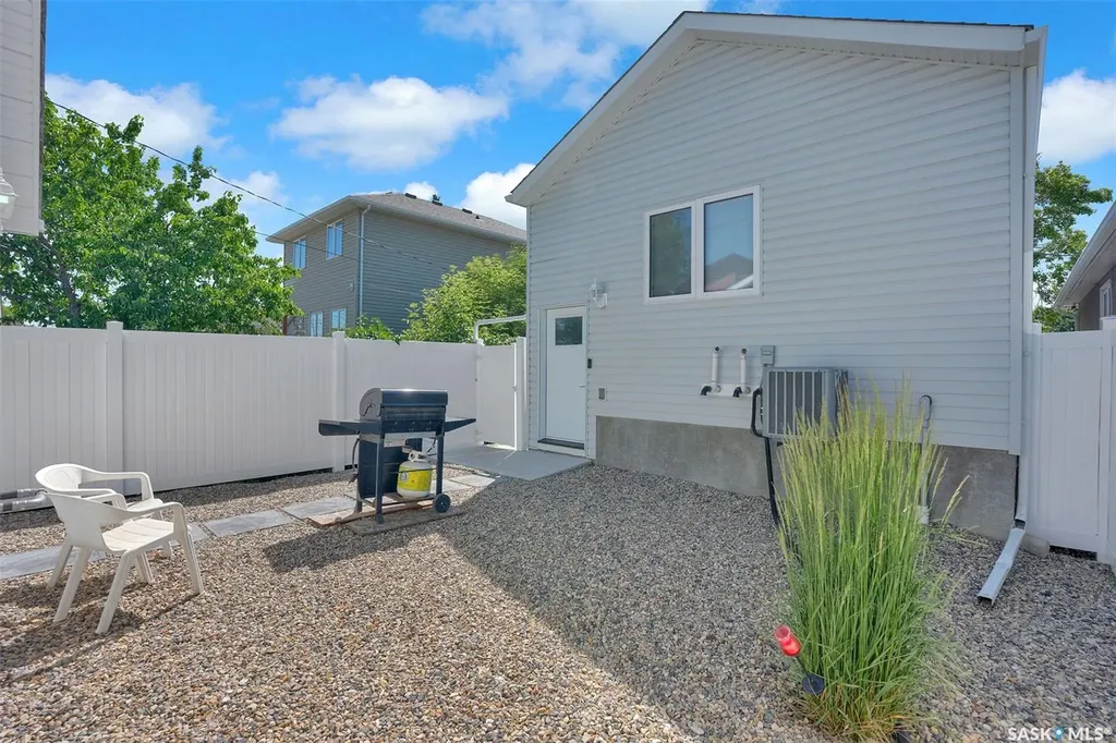 2031 Francis Street Regina SK S4N 2P2