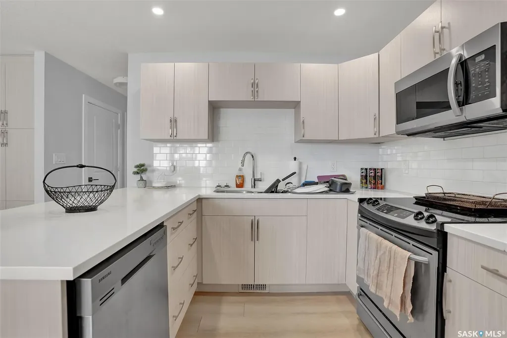 2031 Francis Street Regina SK S4N 2P2
