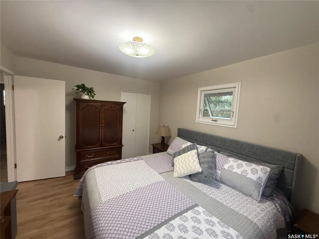214 Brian Street Limerick SK S0H 2P0