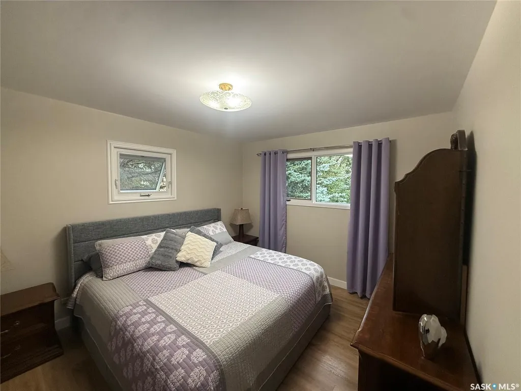 214 Brian Street Limerick SK S0H 2P0