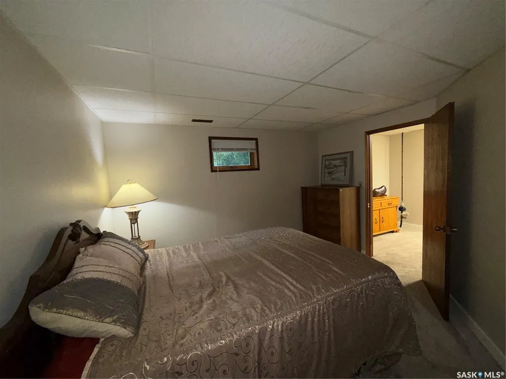 214 Brian Street Limerick SK S0H 2P0