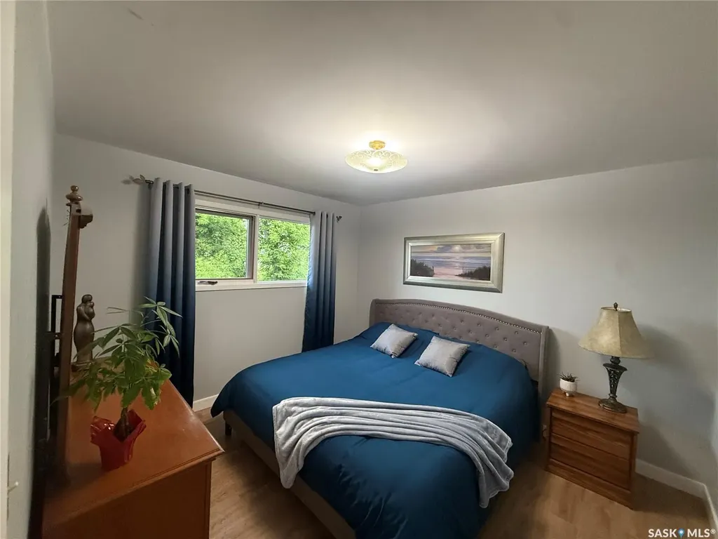 214 Brian Street Limerick SK S0H 2P0