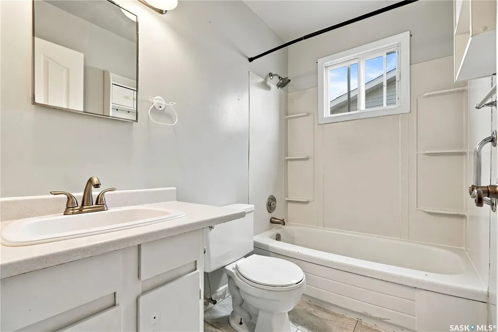 457 Meighen Crescent Saskatoon SK S7L 5H3