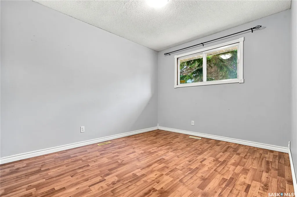 457 Meighen Crescent Saskatoon SK S7L 5H3