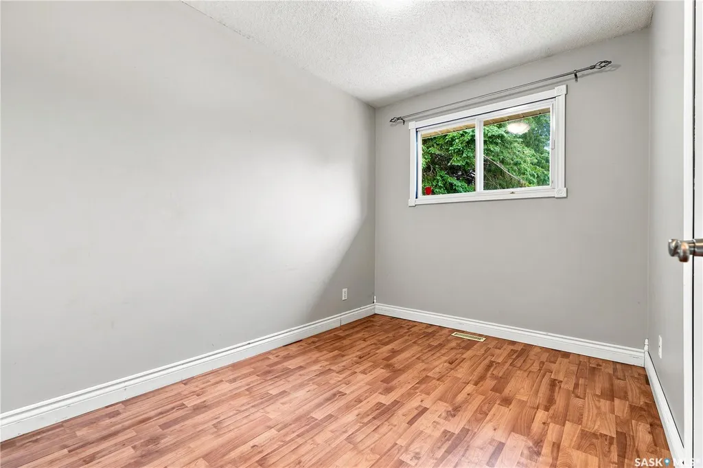 457 Meighen Crescent Saskatoon SK S7L 5H3