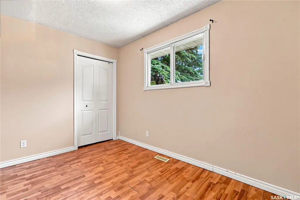457 Meighen Crescent Saskatoon SK S7L 5H3