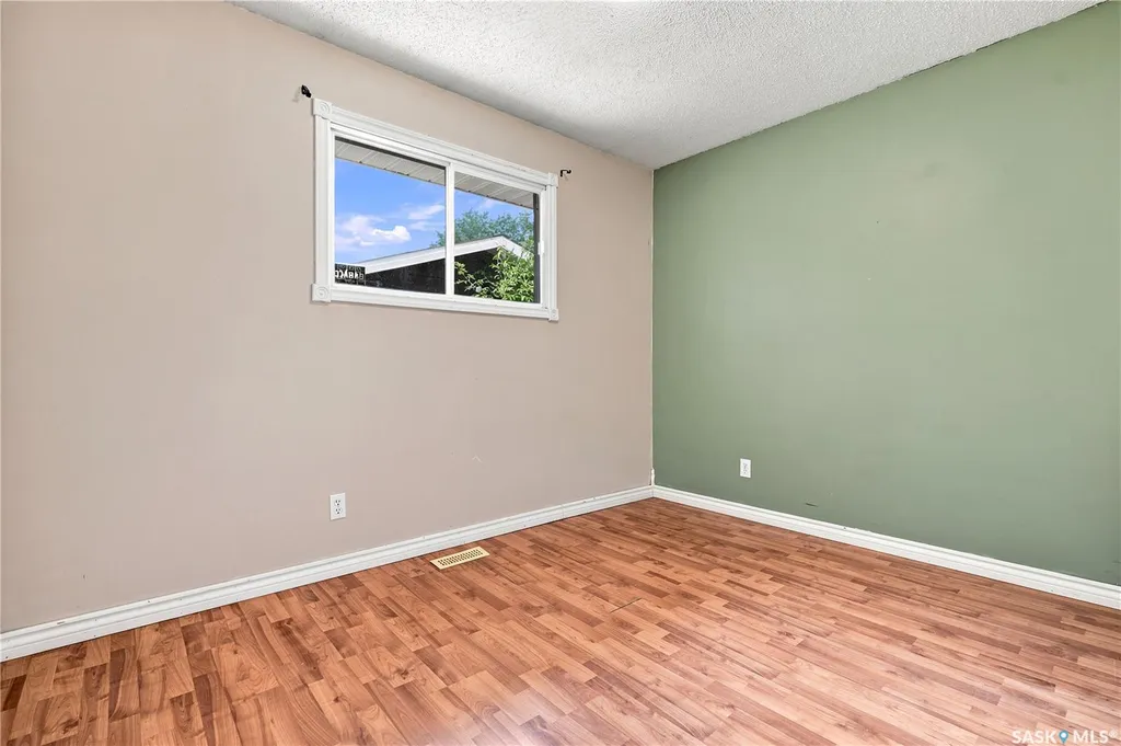 457 Meighen Crescent Saskatoon SK S7L 5H3