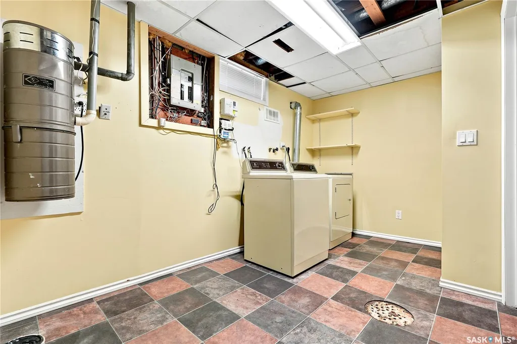 457 Meighen Crescent Saskatoon SK S7L 5H3