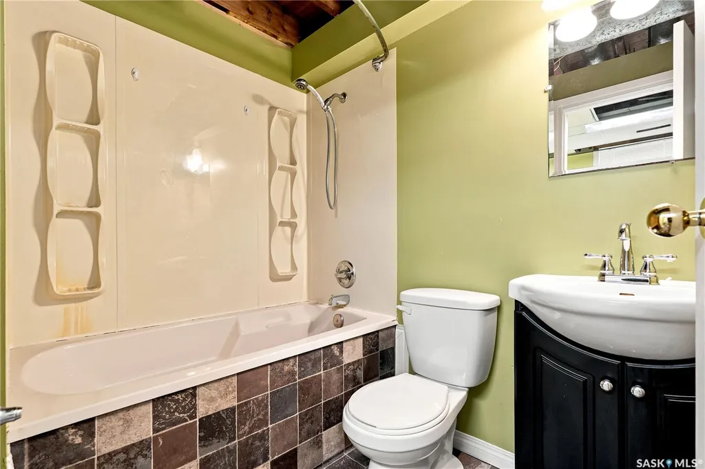 457 Meighen Crescent Saskatoon SK S7L 5H3