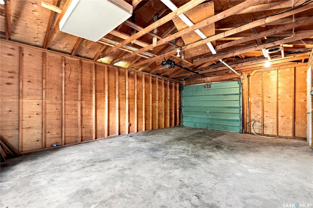 457 Meighen Crescent Saskatoon SK S7L 5H3