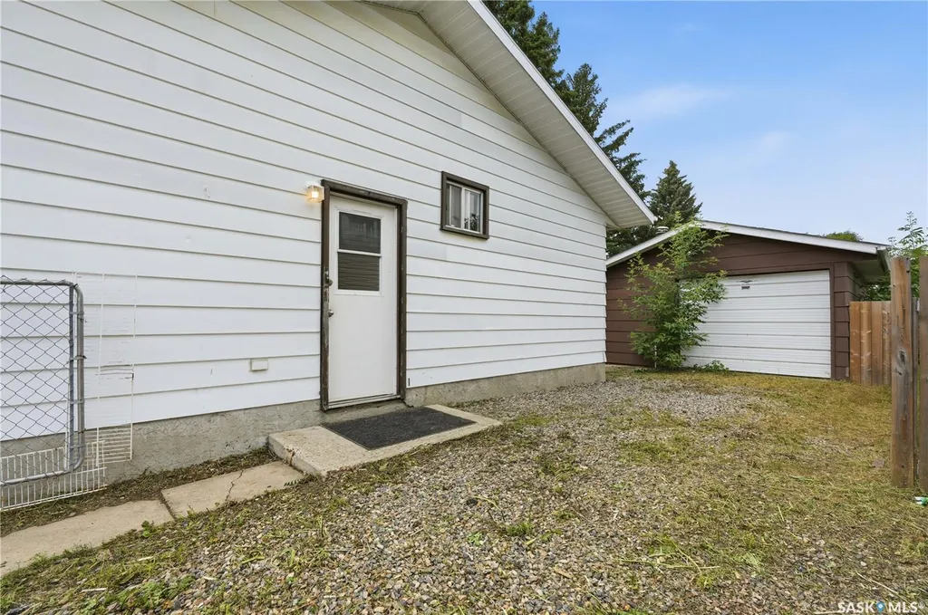 457 Meighen Crescent Saskatoon SK S7L 5H3