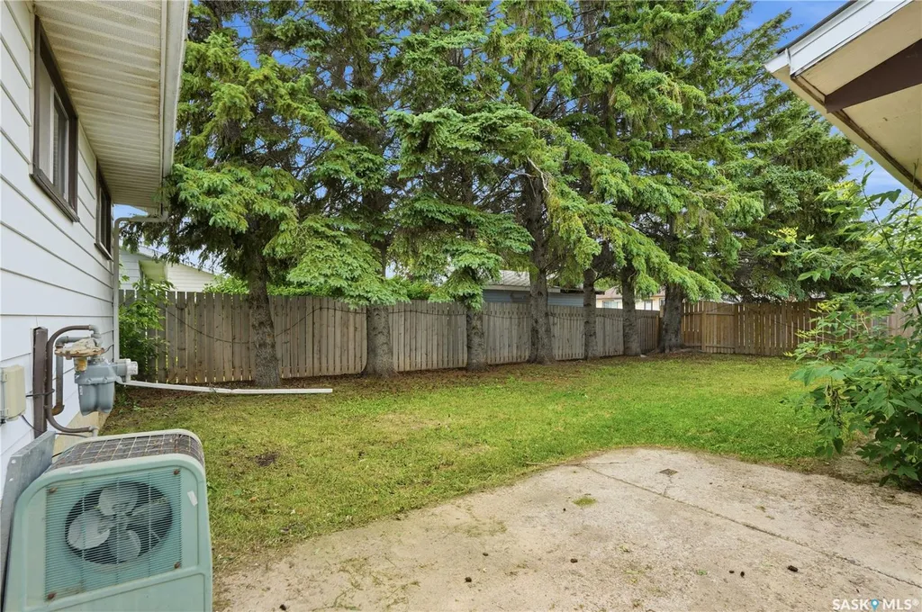 457 Meighen Crescent Saskatoon SK S7L 5H3