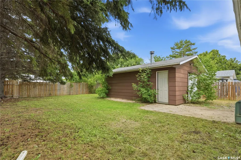 457 Meighen Crescent Saskatoon SK S7L 5H3