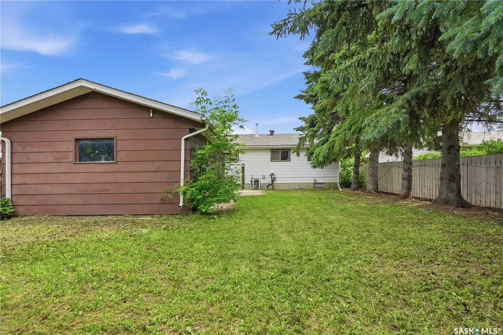 457 Meighen Crescent Saskatoon SK S7L 5H3