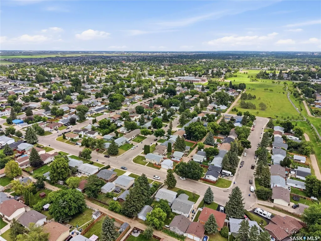 457 Meighen Crescent Saskatoon SK S7L 5H3