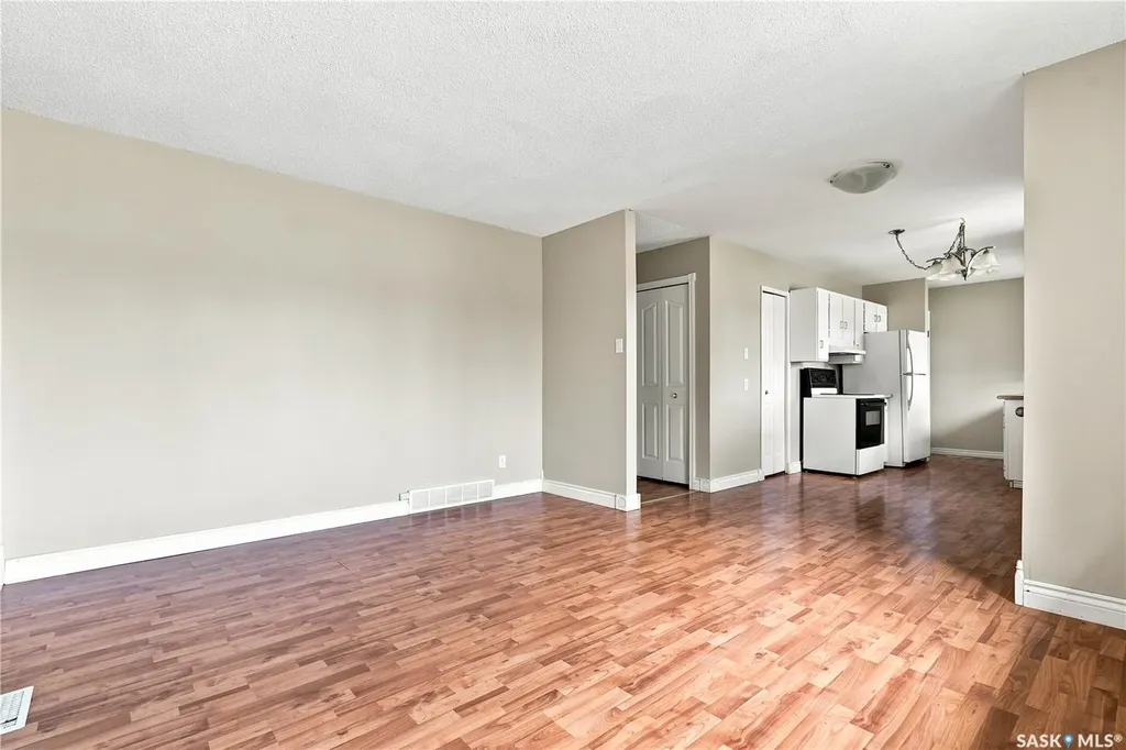 457 Meighen Crescent Saskatoon SK S7L 5H3