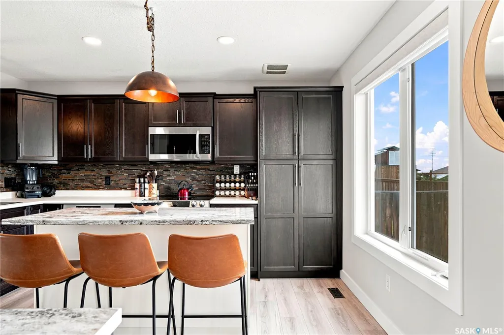 944 Glenview Cove Martensville SK S0K 0A2