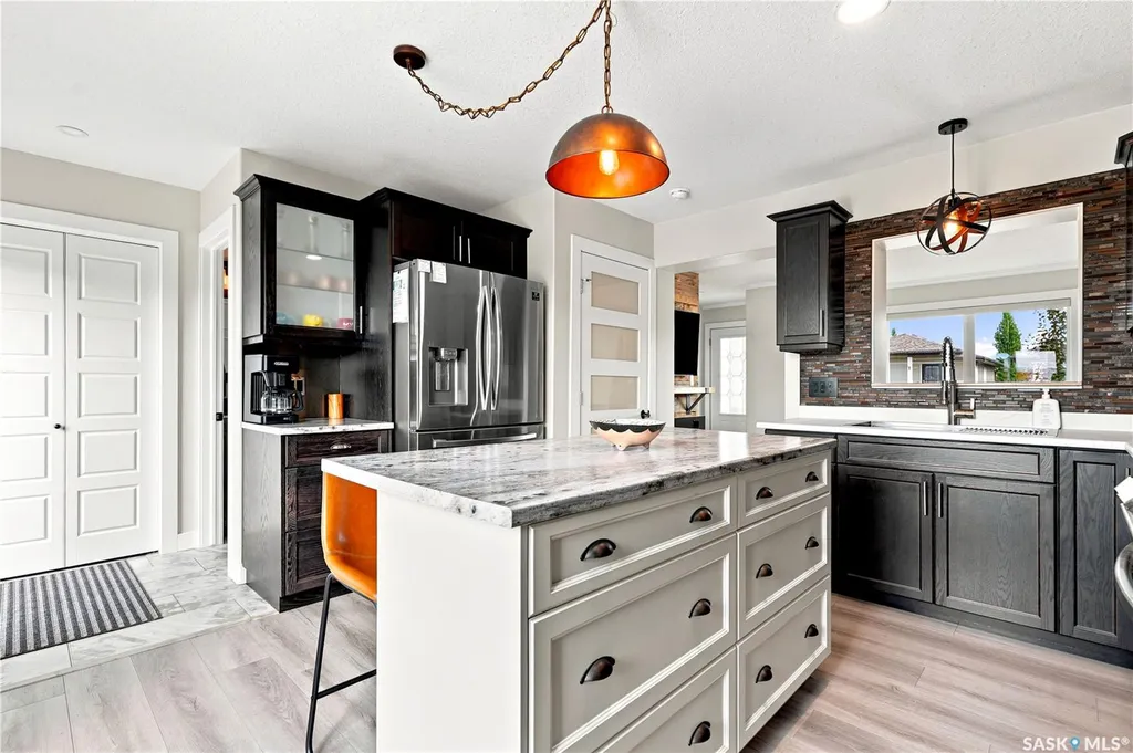 944 Glenview Cove Martensville SK S0K 0A2