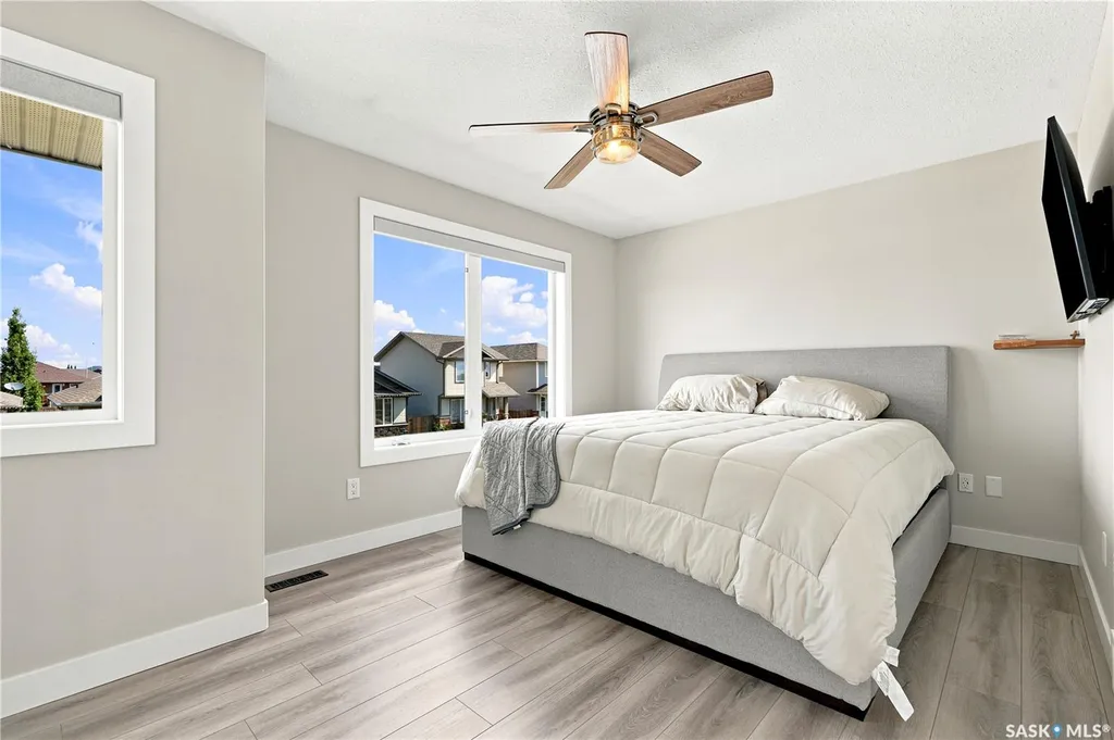 944 Glenview Cove Martensville SK S0K 0A2