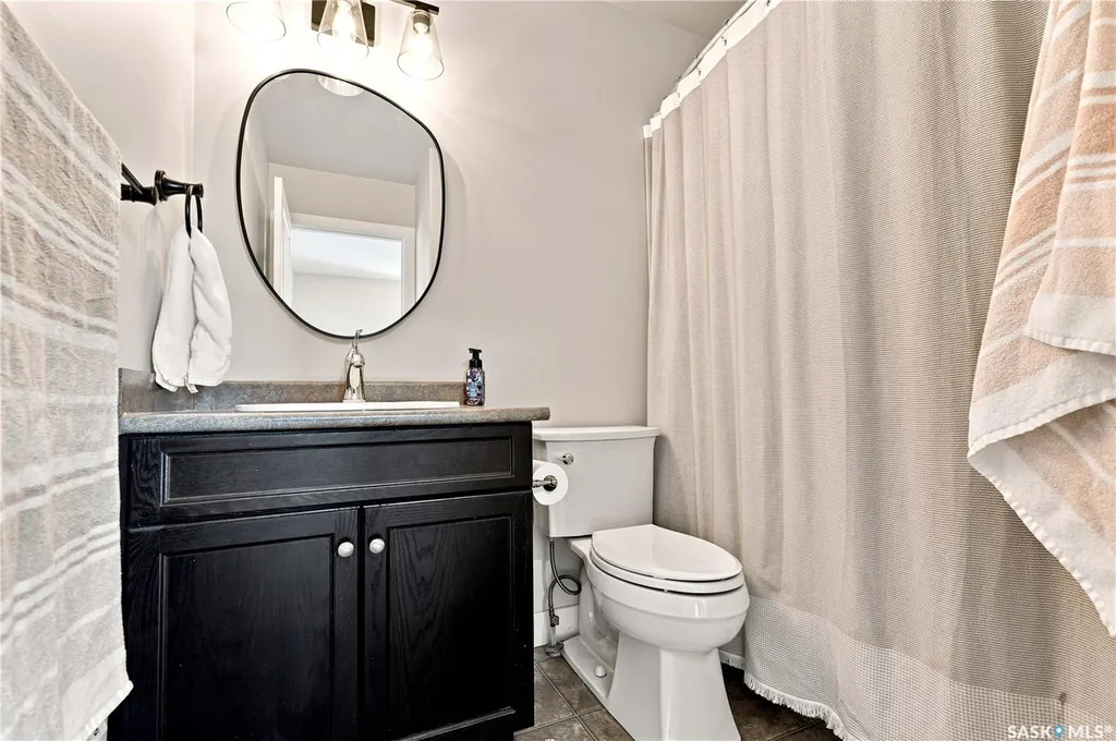 944 Glenview Cove Martensville SK S0K 0A2